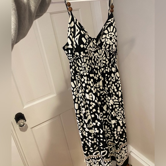 Black and White Sundress - Picture 5 of 5
